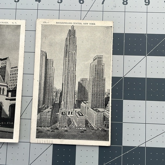 Small lot (3) black/white postcards of New York architecture ,ca 1940's - Picture 6 of 9